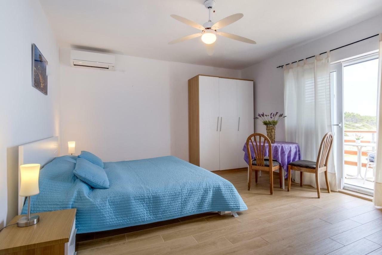 Apartment Marika Mali Losinj Exterior photo